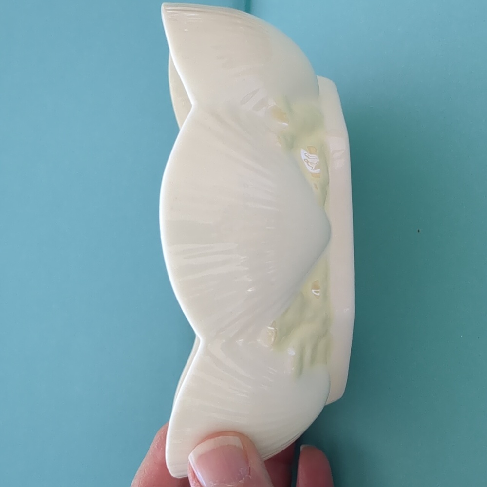 Belleek Sea Shell Irish Porcelain candy/nut dish/bowl